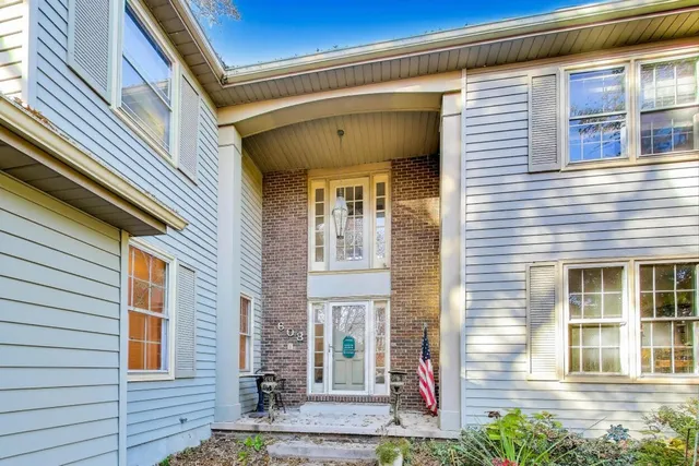 $328,800 | 603 Savoy Place, Valparaiso, IN 46383