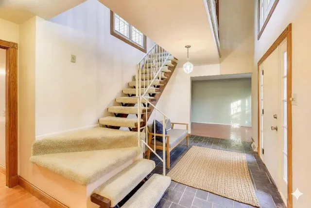 $319,000 | 603 Savoy Place, Valparaiso, IN 46383