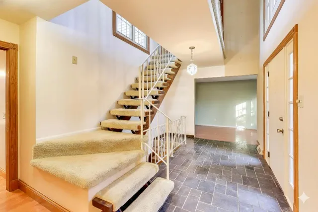 $319,000 | 603 Savoy Place, Valparaiso, IN 46383