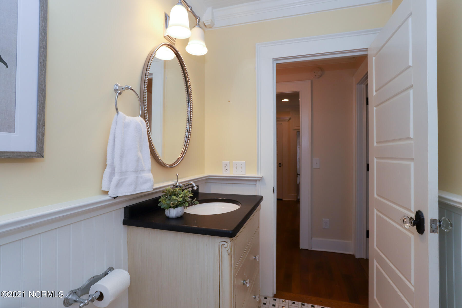 160 Dundee Road Pinehurst, NC 28374 - Photo 28 of 49 guest bath2