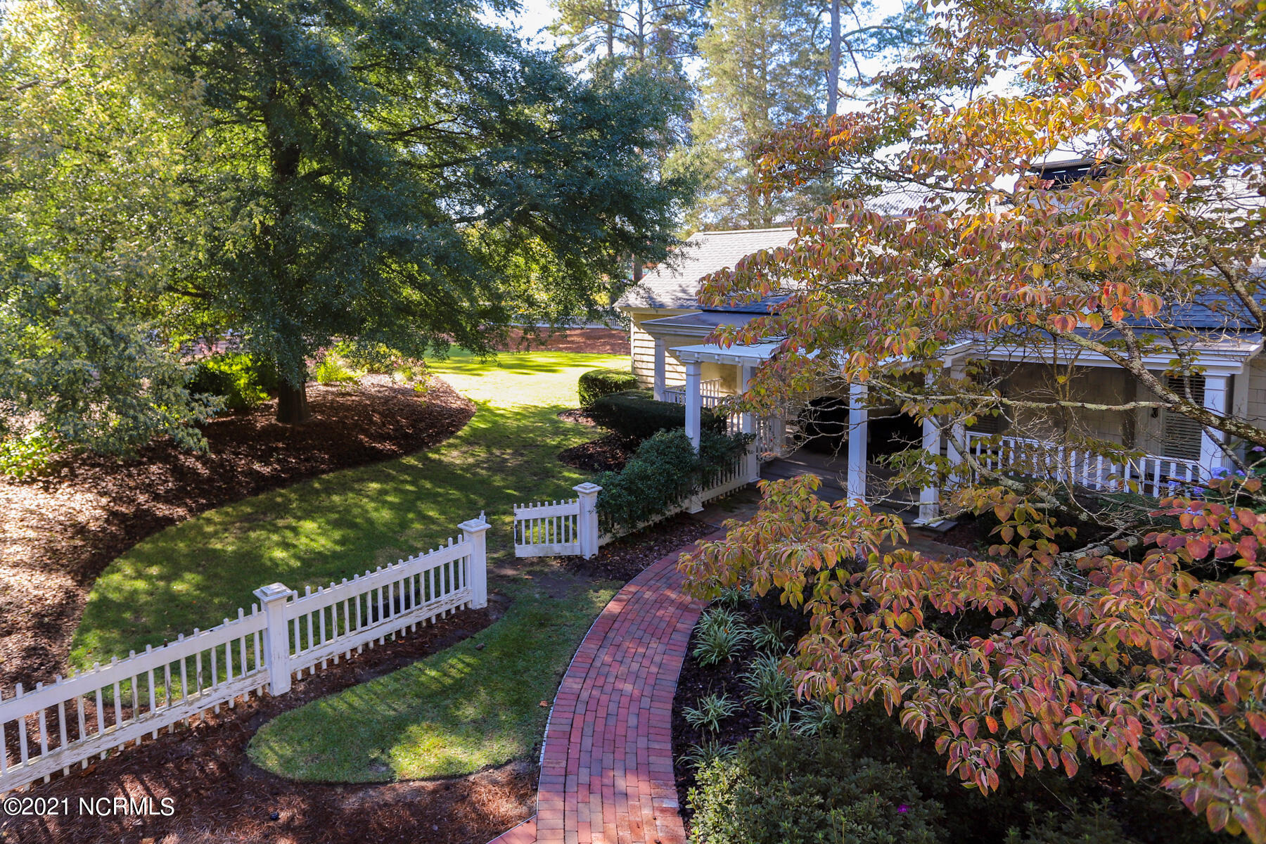 160 Dundee Road Pinehurst, NC 28374 - Photo 36 of 49 side yard