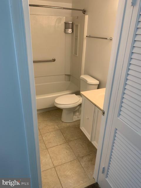 5829 Cove Landing Road, Unit 202 Burke, VA 22015 - Photo 19 of 27 Updated Bath