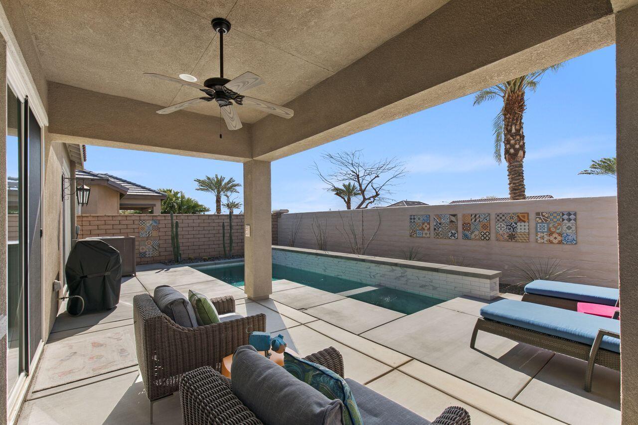 85559 Treviso Drive Indio, CA 92203 - Photo 24 of 30 a living room with furniture