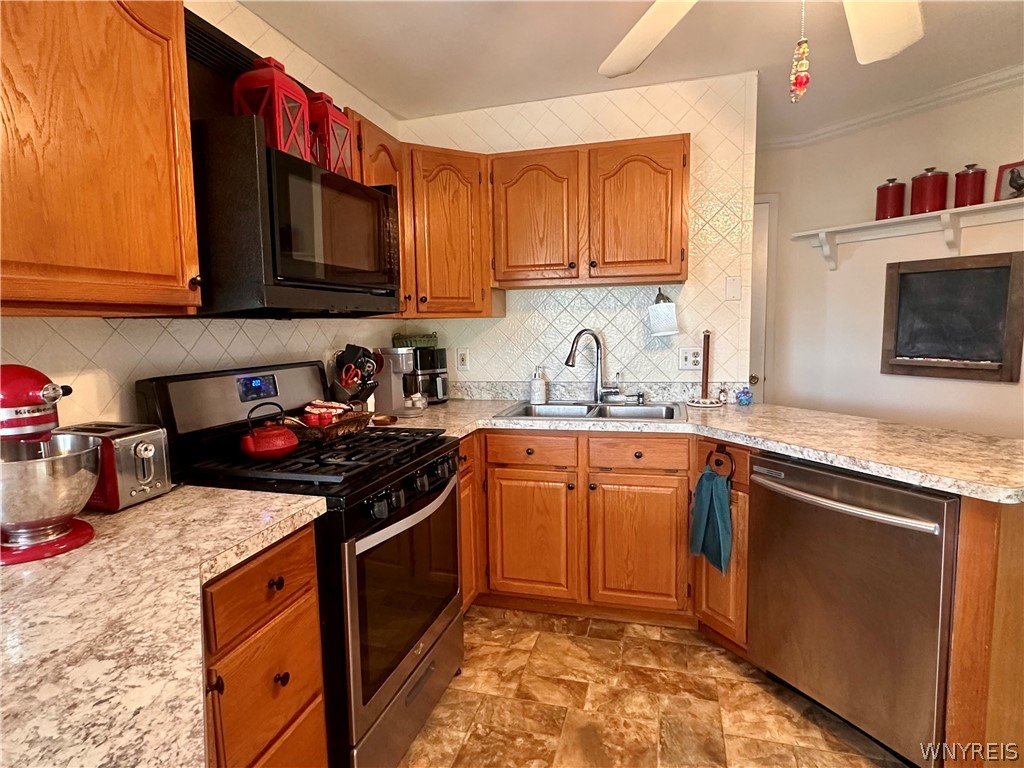 17 Prospect Street Hanover, NY 14062 - Photo 3 of 48