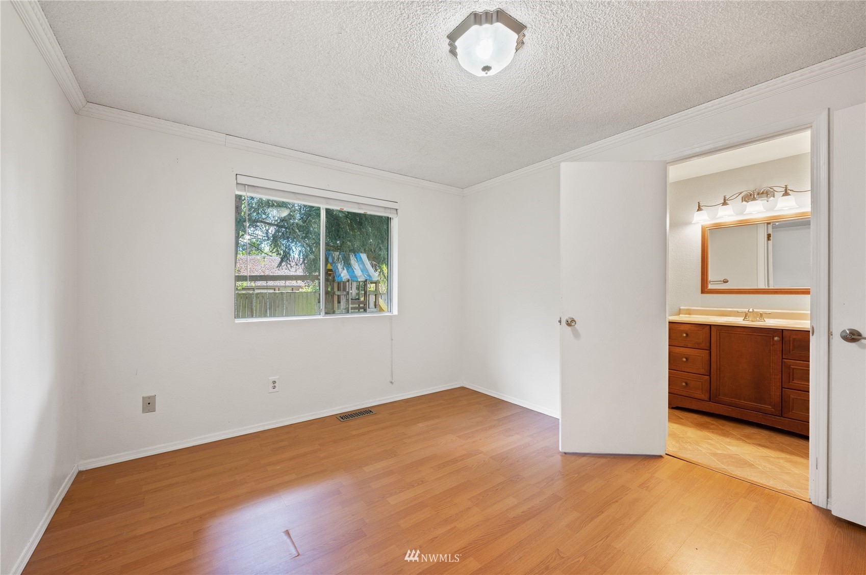 11025 Northeast 150th Street Bothell, WA 98011 - Photo 11 of 21 Gallery Image 11