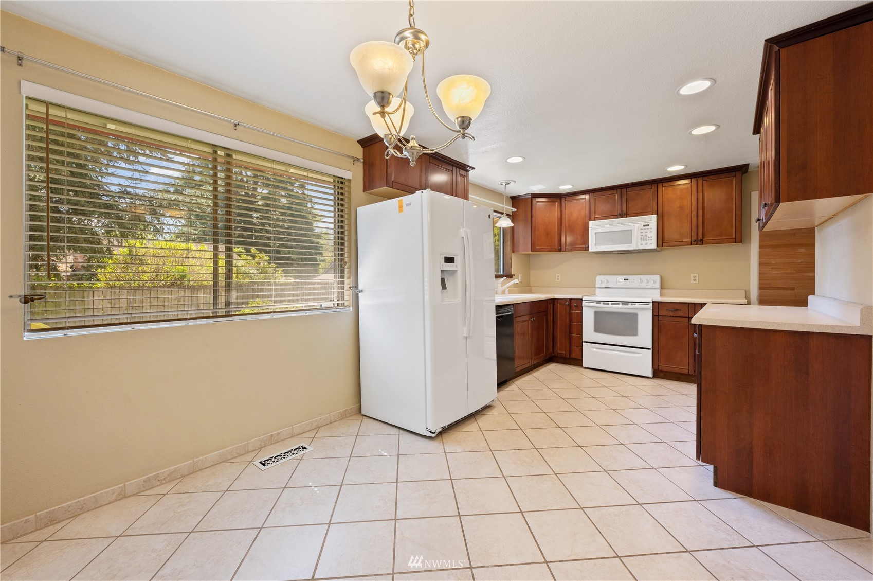 11025 Northeast 150th Street Bothell, WA 98011 - Photo 8 of 21 Gallery Image 8