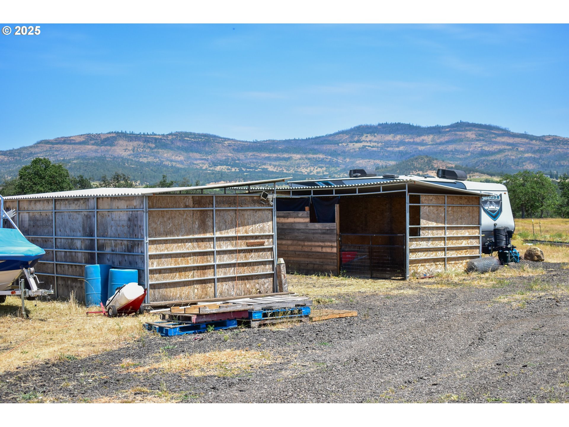 304 Ayres Road Eagle Point, OR 97524 - Photo 15 of 23