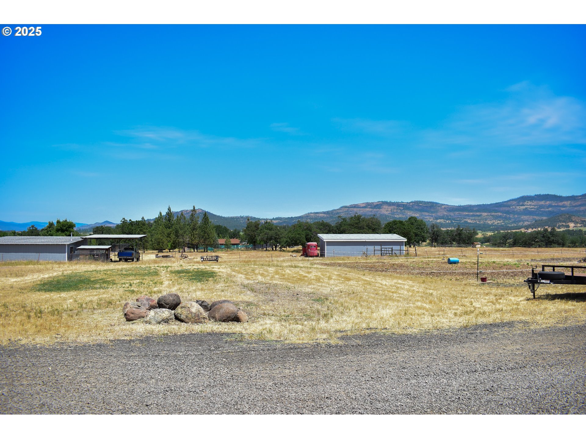 304 Ayres Road Eagle Point, OR 97524 - Photo 17 of 23