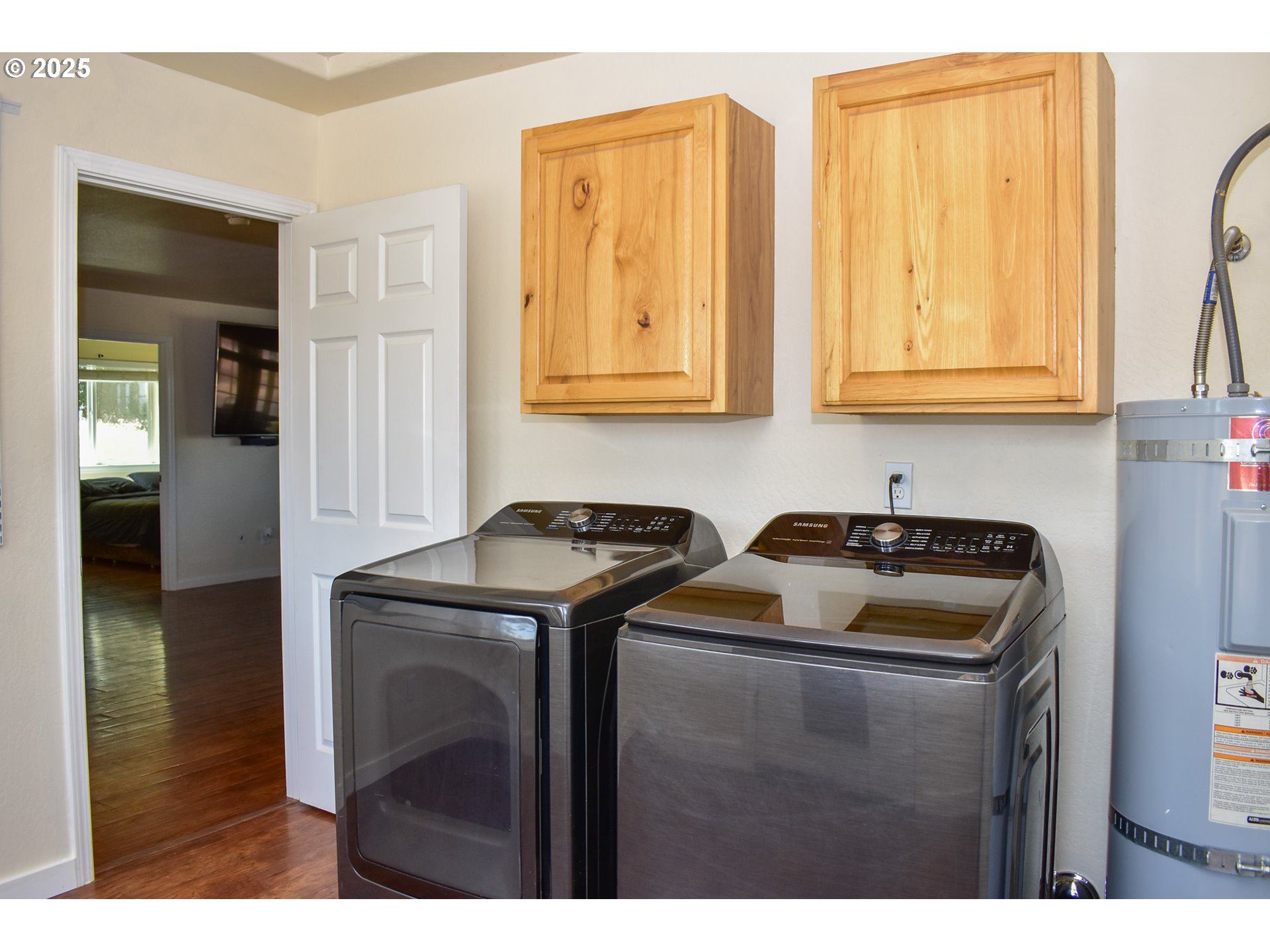 304 Ayres Road Eagle Point, OR 97524 - Photo 5 of 23