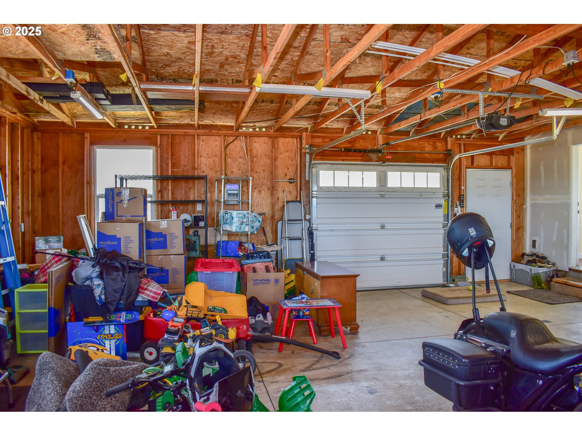 304 Ayres Road Eagle Point, OR 97524 - Photo 7 of 23