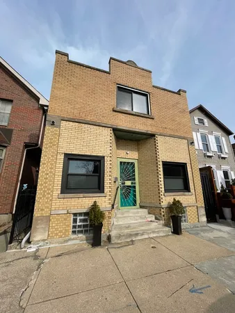 $1,600 | 1831 South Laflin Street, Unit 2, Chicago, IL 60608