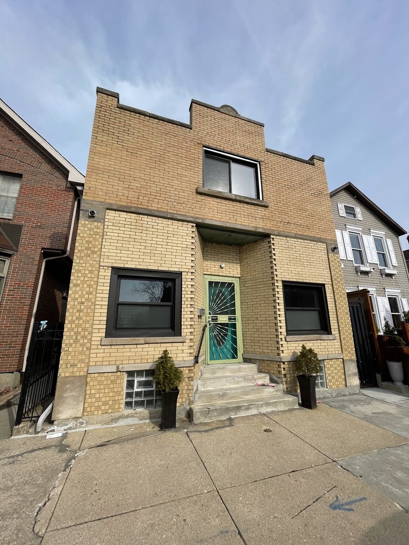 1831 South Laflin Street, Unit 2 Chicago, IL 60608 - Photo 1 of 9