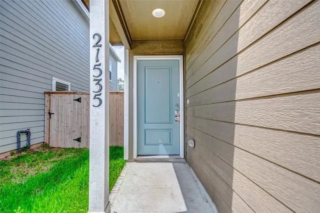 a view of a pathway of a house