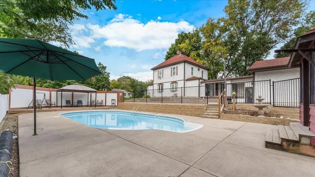 $379,900 | 304 Main Street South, St. Michael, MN 55376