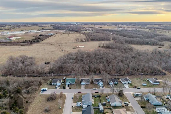 $279,900 | 1402 Raspberry Drive, Lebanon, MO 65536