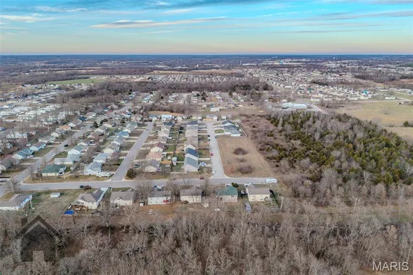 $279,900 | 1402 Raspberry Drive, Lebanon, MO 65536