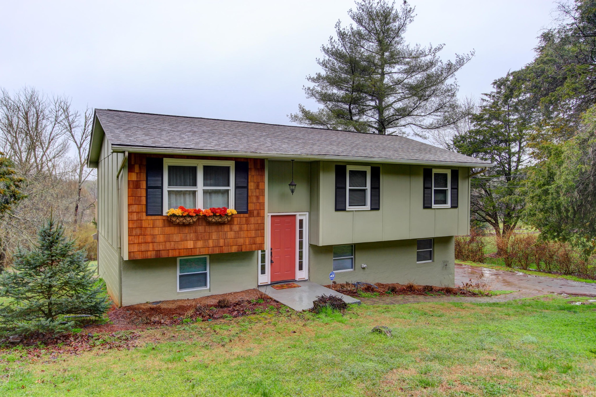 3431 Ralph Phelps Road Louisville, TN 37777 - Photo 1 of 24 Gallery Image 1