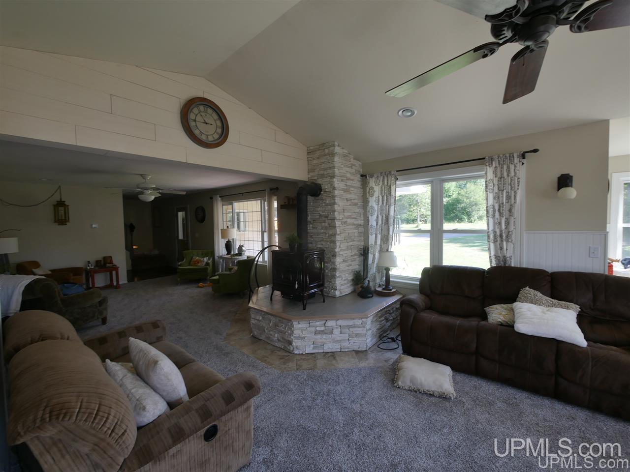 49655 Rosenlund Road Hancock, MI 49930 - Photo 3 of 22 Gallery Image 3