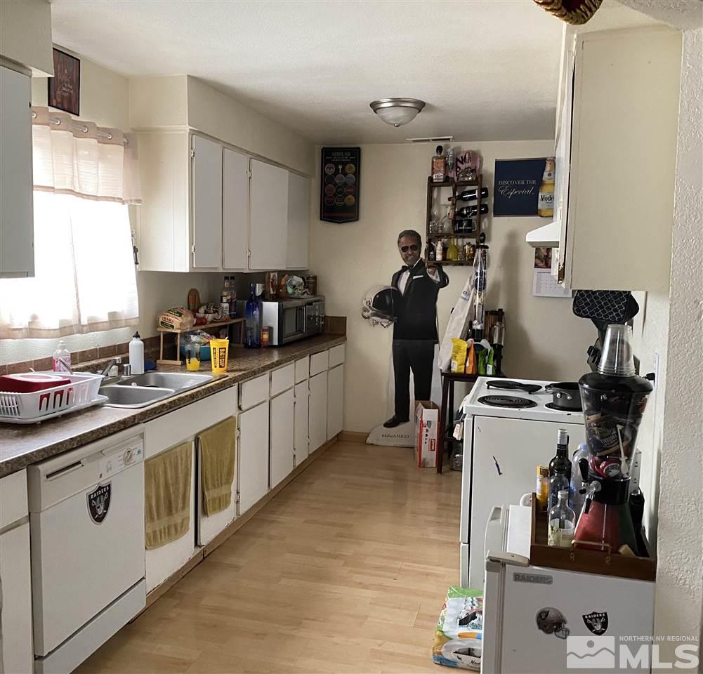 1090 Barstow Street Reno, NV 89512 - Photo 4 of 5 Photo 4