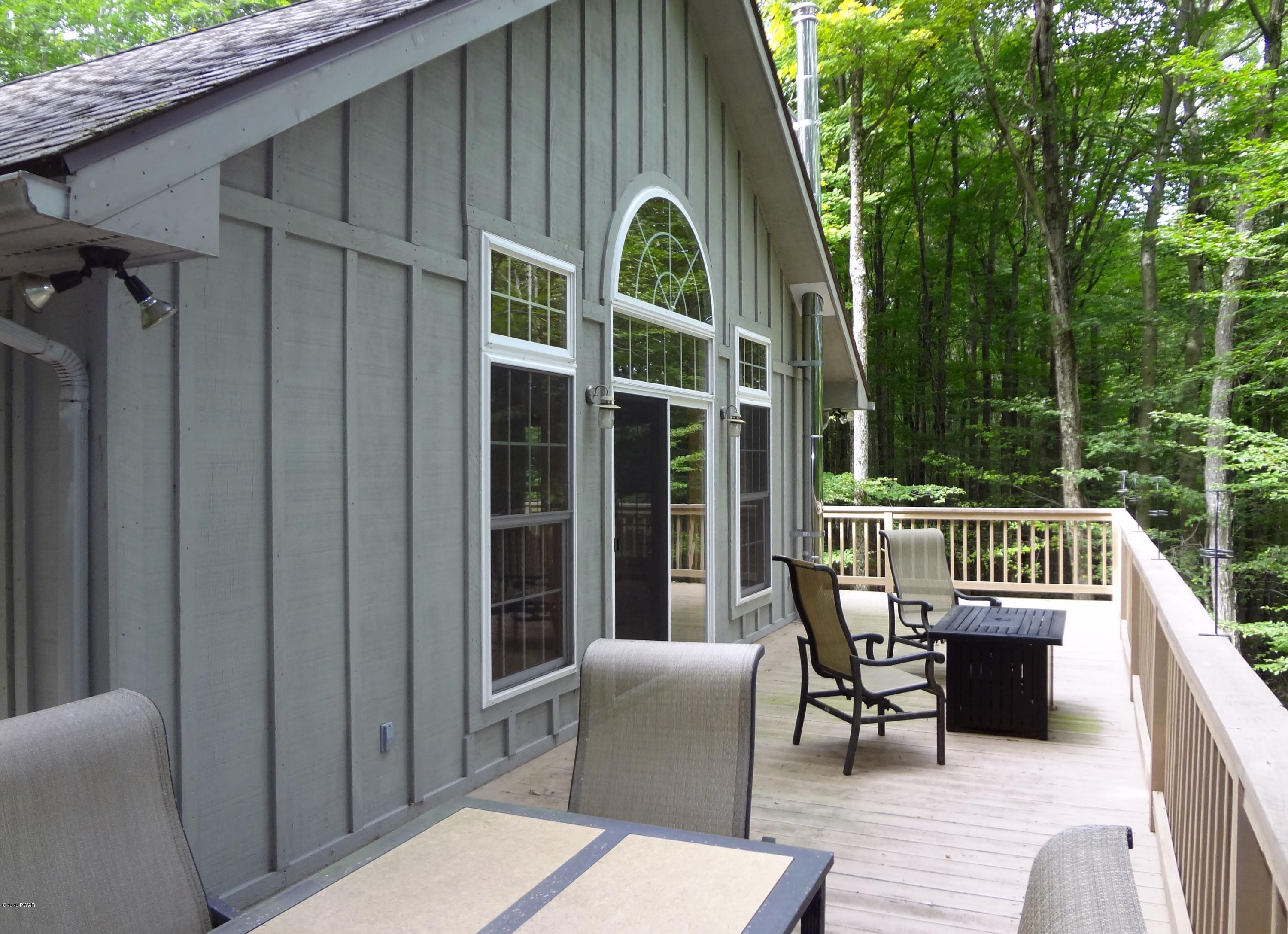 110 Ridge Road Lake Ariel, PA 18436 - Photo 6 of 45 Decking