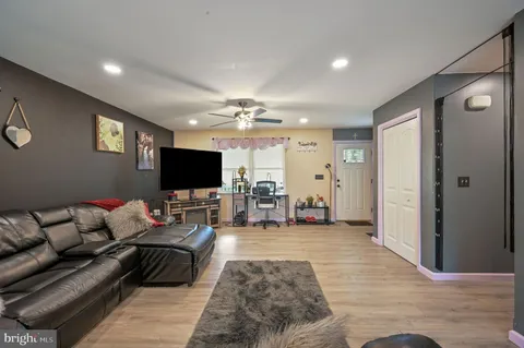 $300,000 | 407 David Hall Road, Dover, DE 19904