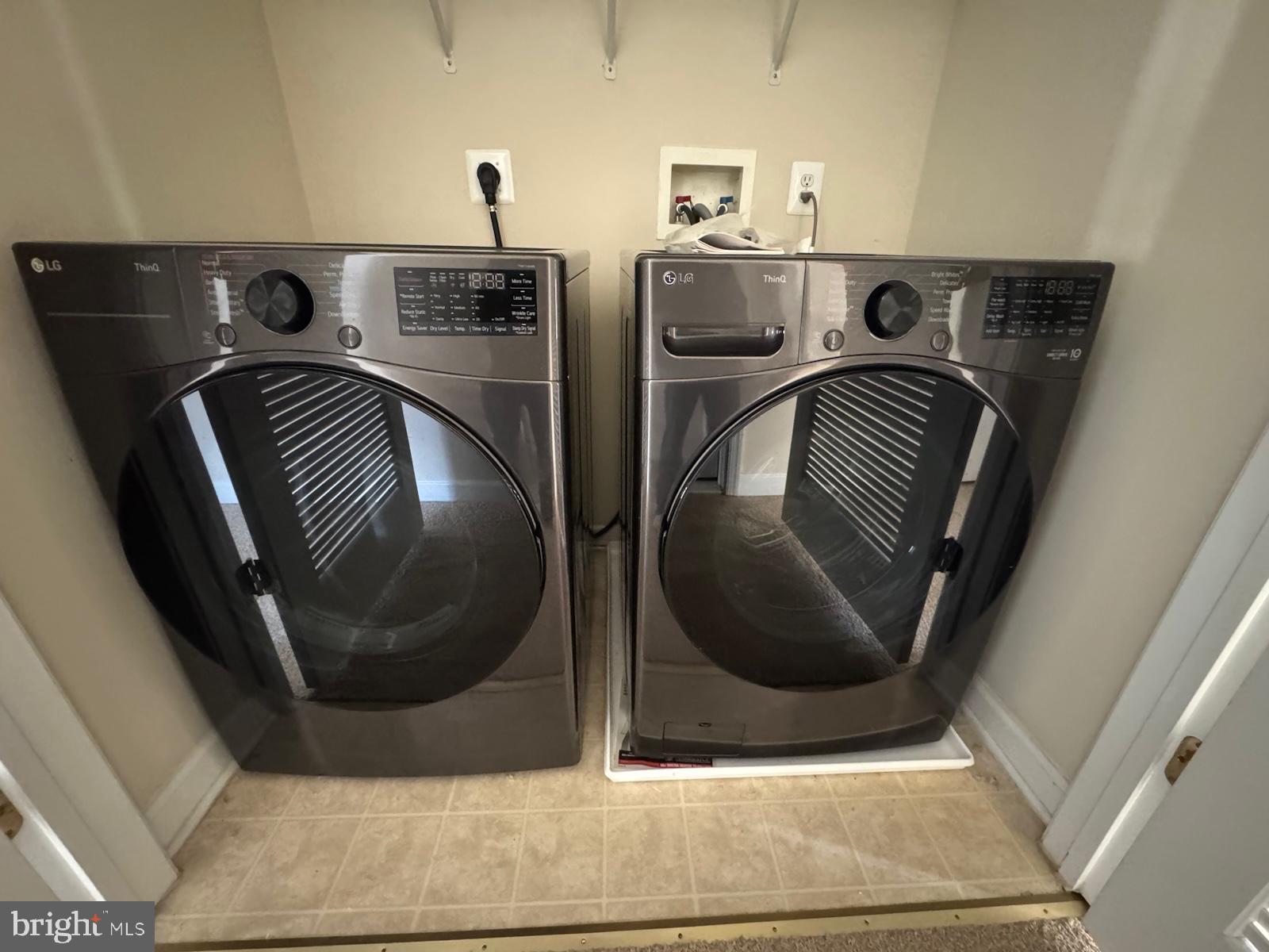 42474 Magellan Square Brambleton, VA 20148 - Photo 24 of 31 a bathroom with a sink and mirror