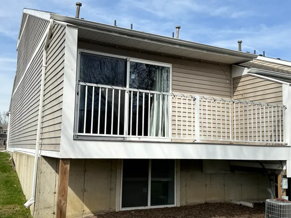 $181,300 | 2138 Stone School Circle, Ann Arbor, MI 48108