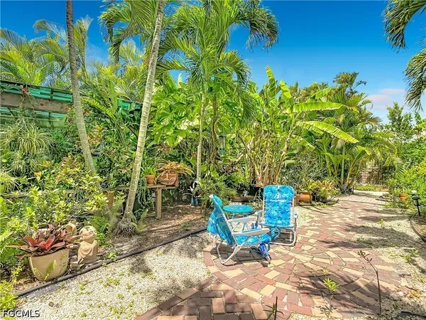 a view of a out door of the house