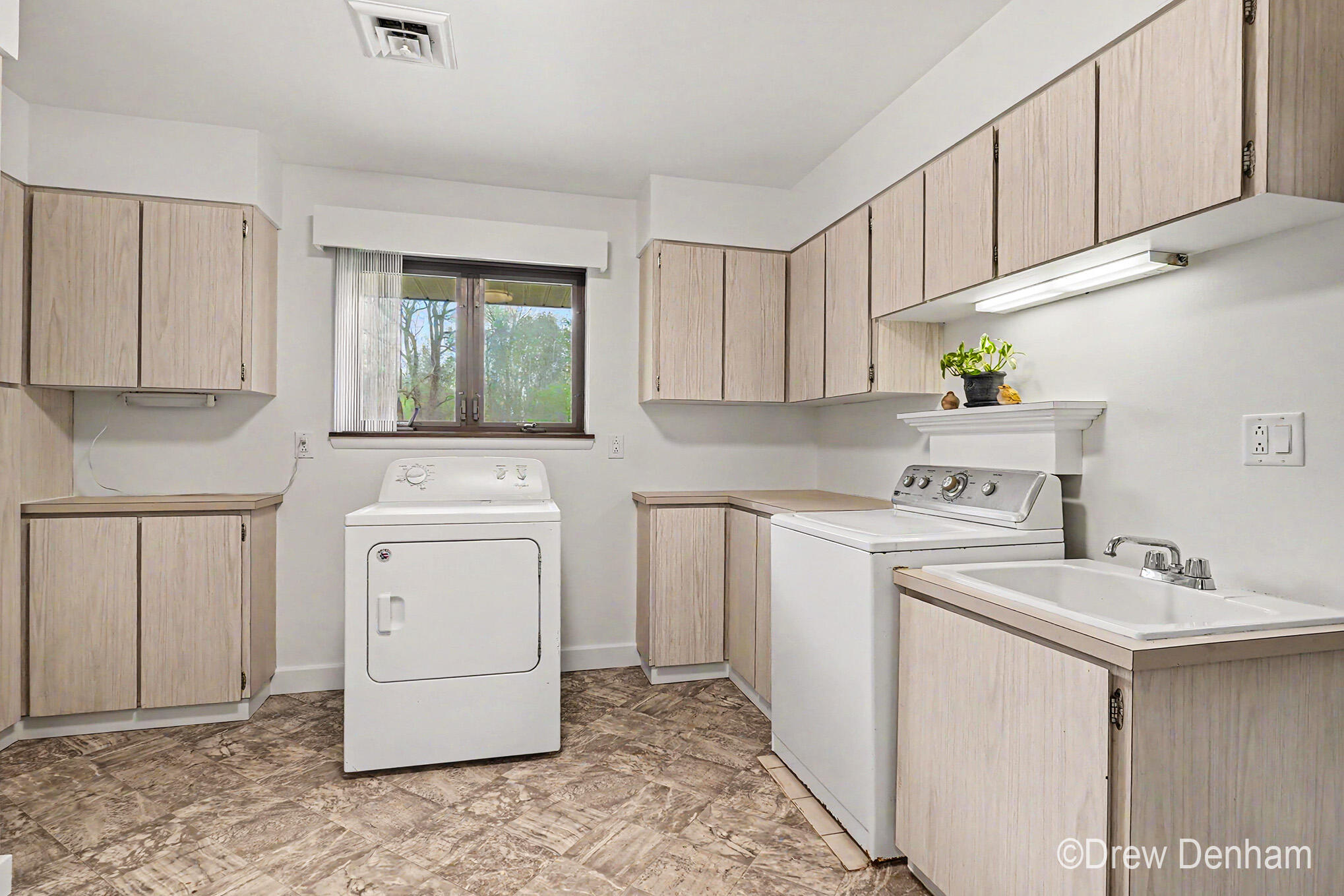 2525 South 8 Mile Road Auburn, MI 48611 - Photo 15 of 29 DSC01280