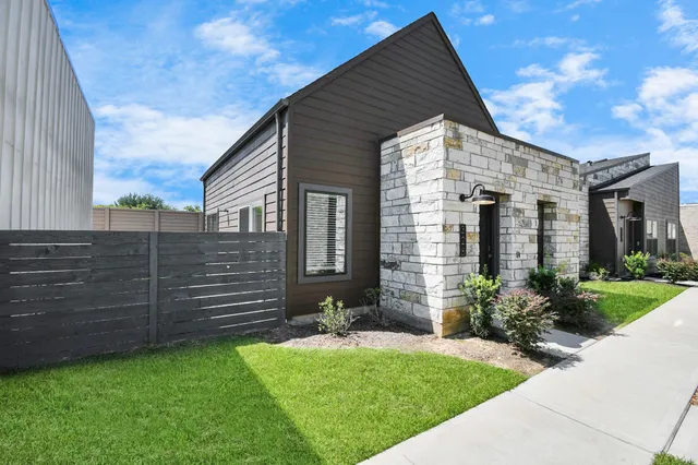 $1,675 | 23823 Cumberland Ridge Drive, Unit 331, Hockley, TX 77447