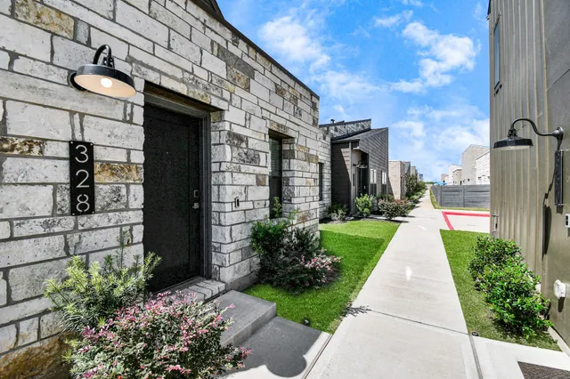 $1,675 | 23823 Cumberland Ridge Drive, Unit 331, Hockley, TX 77447