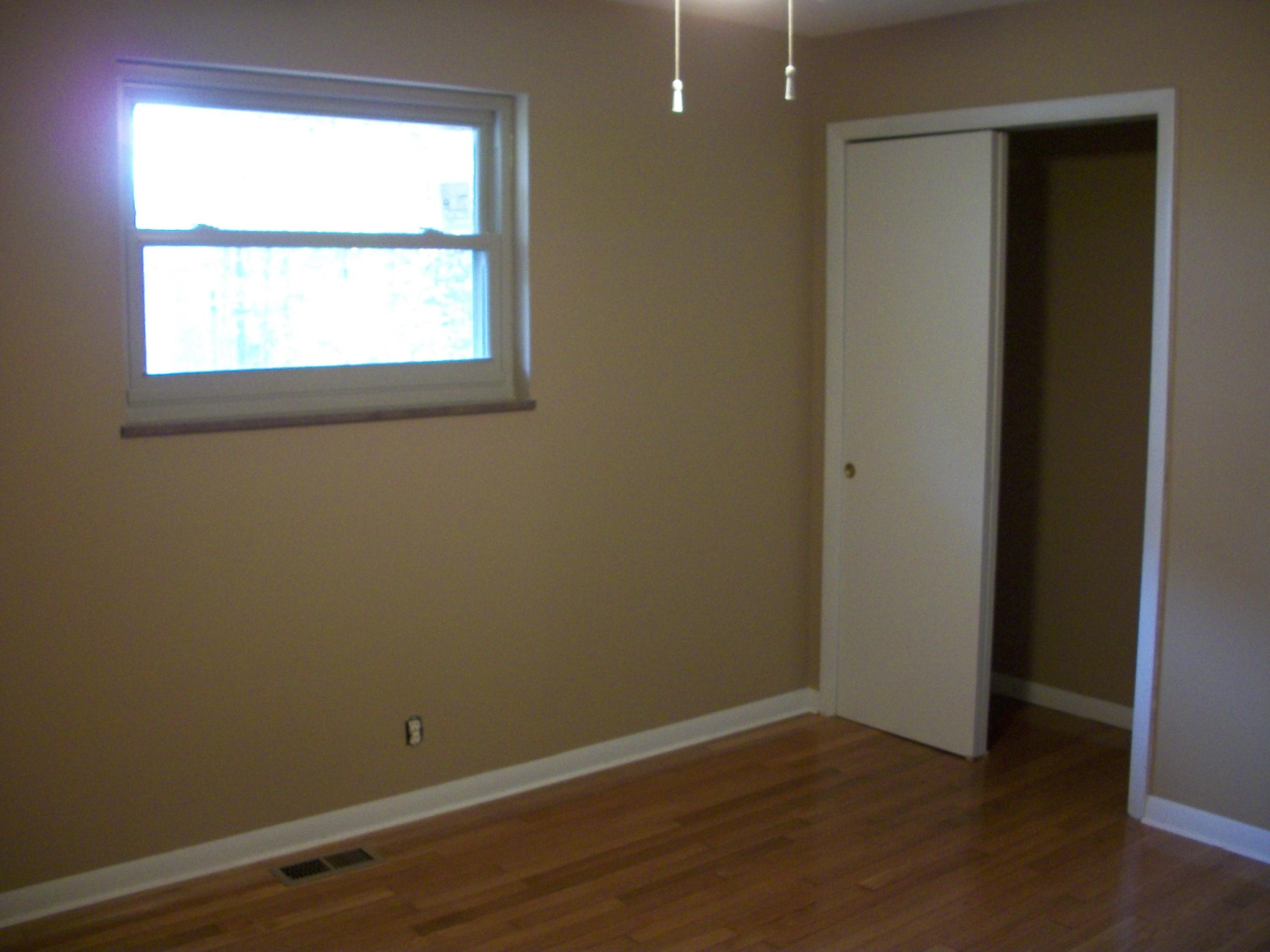 123 Maple Tree Lane Powell, TN 37849 - Photo 6 of 11 bed1