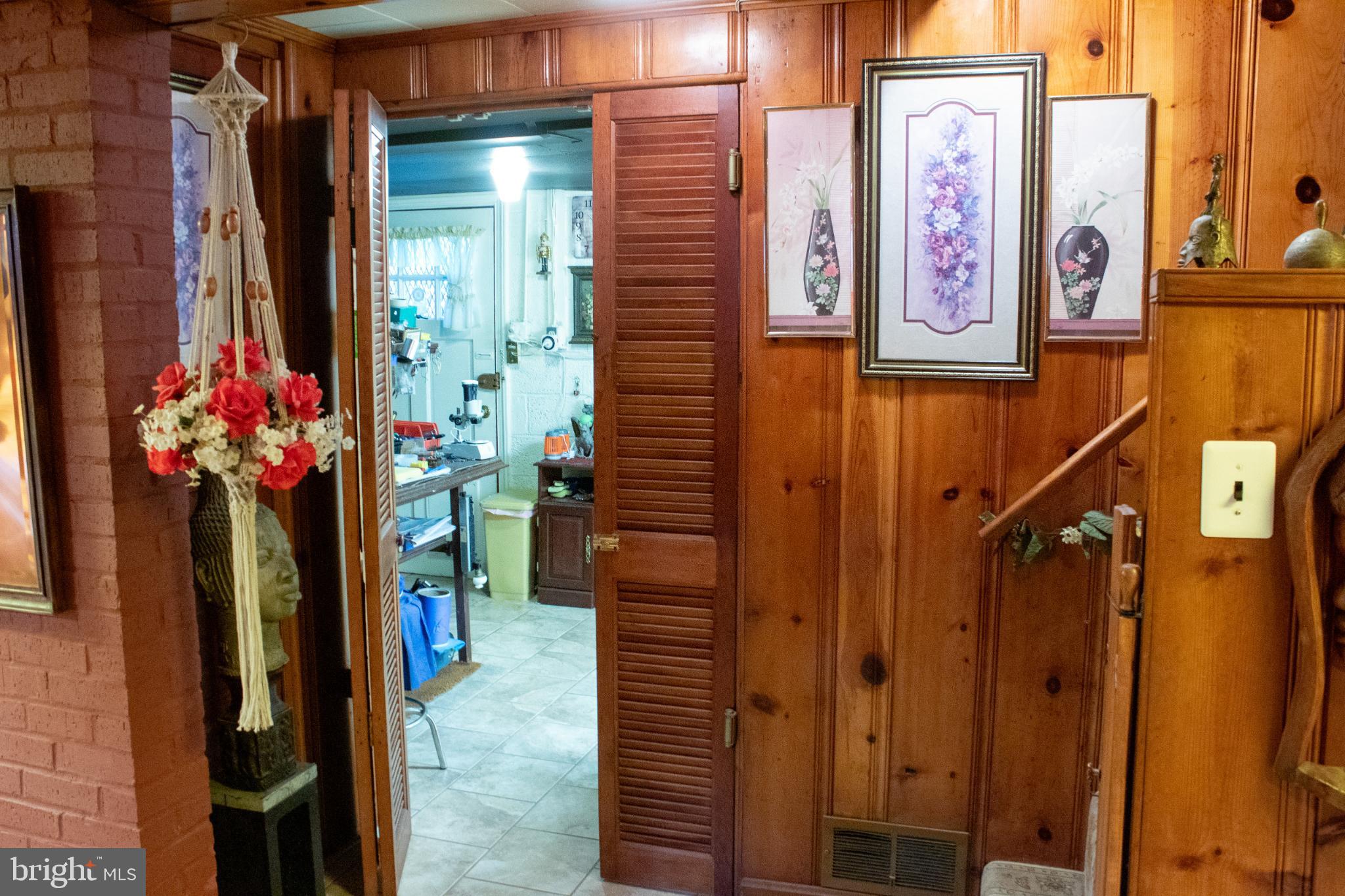 526 South Carlin Springs Road Arlington, VA 22204 - Photo 22 of 33 a view of path along with flowers