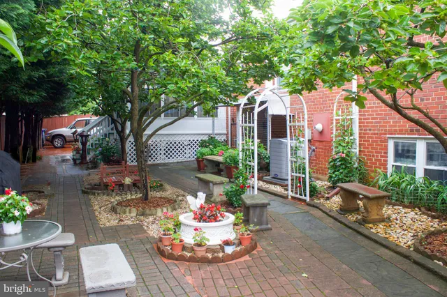 $998,000 | 526 South Carlin Springs Road, Arlington, VA 22204