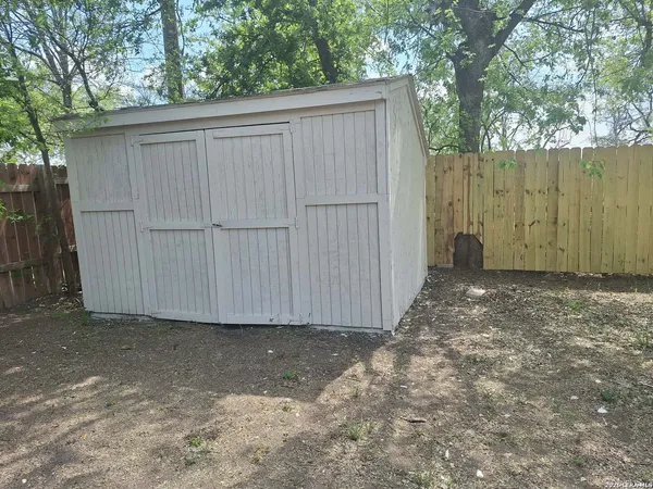 $1,680 | 4250 Bayliss Street, San Antonio, TX 78233