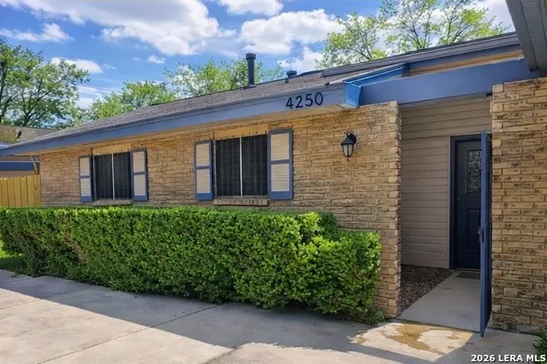 $1,680 | 4250 Bayliss Street, San Antonio, TX 78233