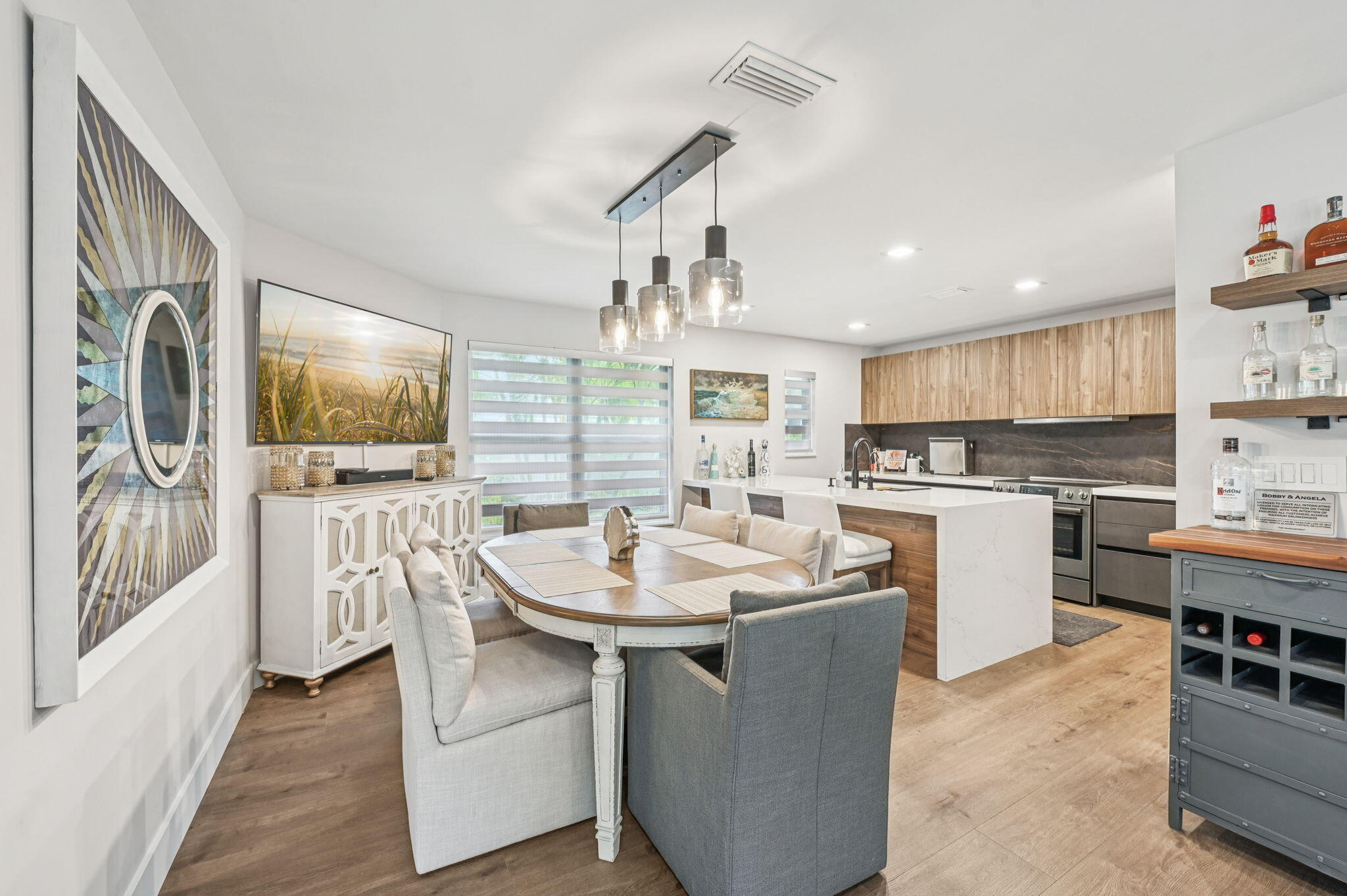 660 Forsyth Street, Unit 7 Boca Raton, FL 33487 - Photo 9 of 27 a kitchen with appliances a sink and cabinets