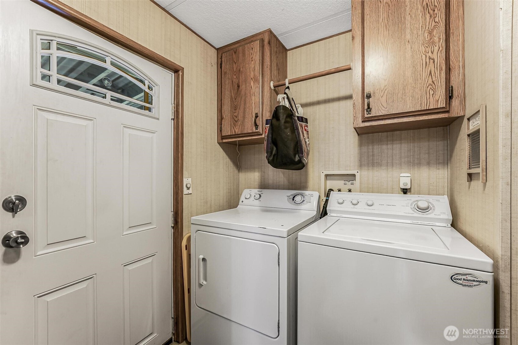 980 South Falcon Road Camano Island, WA 98282 - Photo 23 of 30 a utility room with dryer and washer