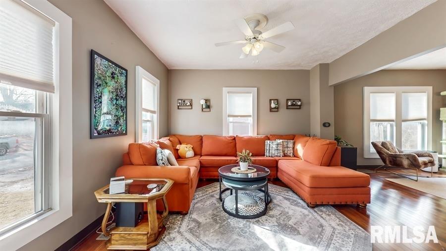 1707 28th Avenue Moline, IL 61265 - Photo 2 of 23 Gallery Image 2