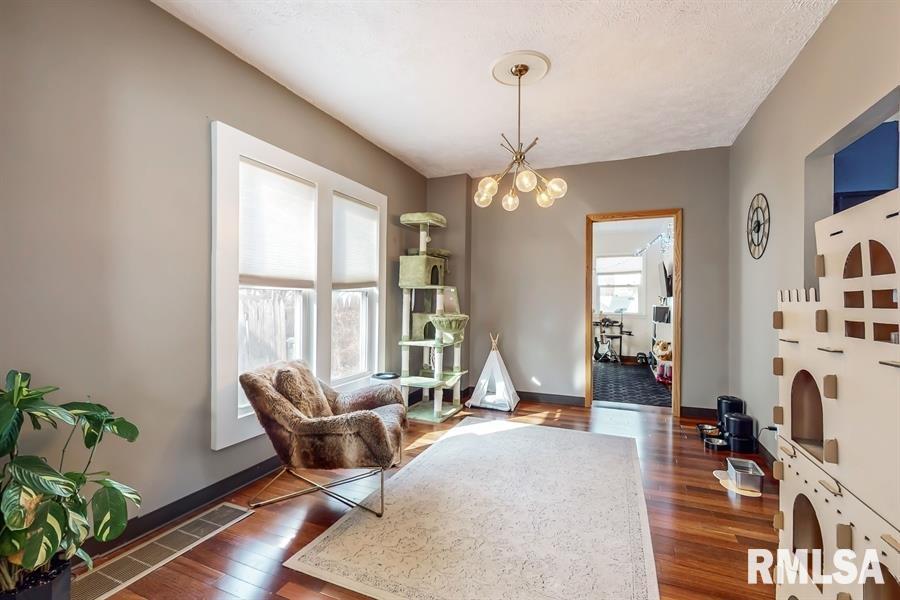 1707 28th Avenue Moline, IL 61265 - Photo 6 of 23 Gallery Image 6