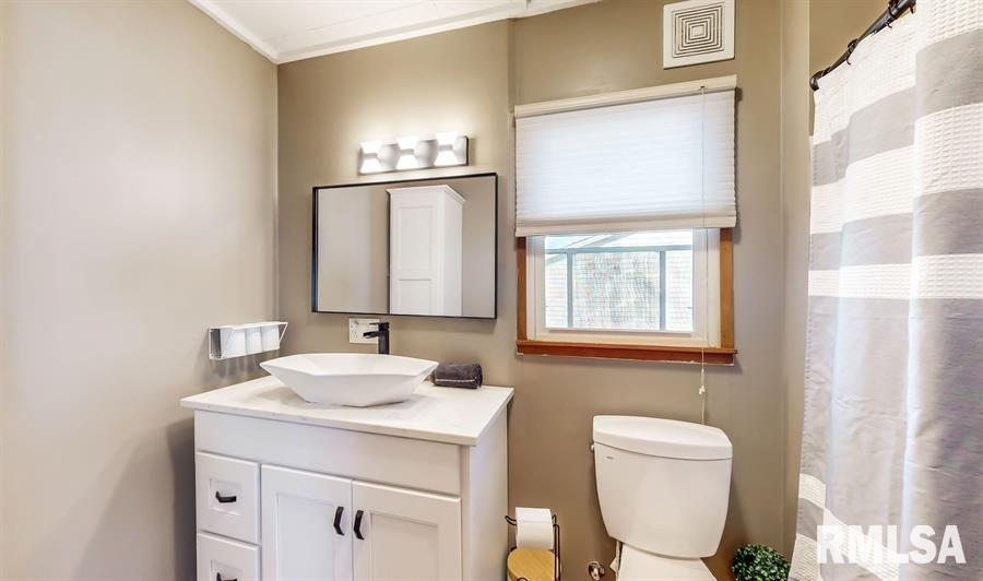 1707 28th Avenue Moline, IL 61265 - Photo 10 of 23 Gallery Image 10