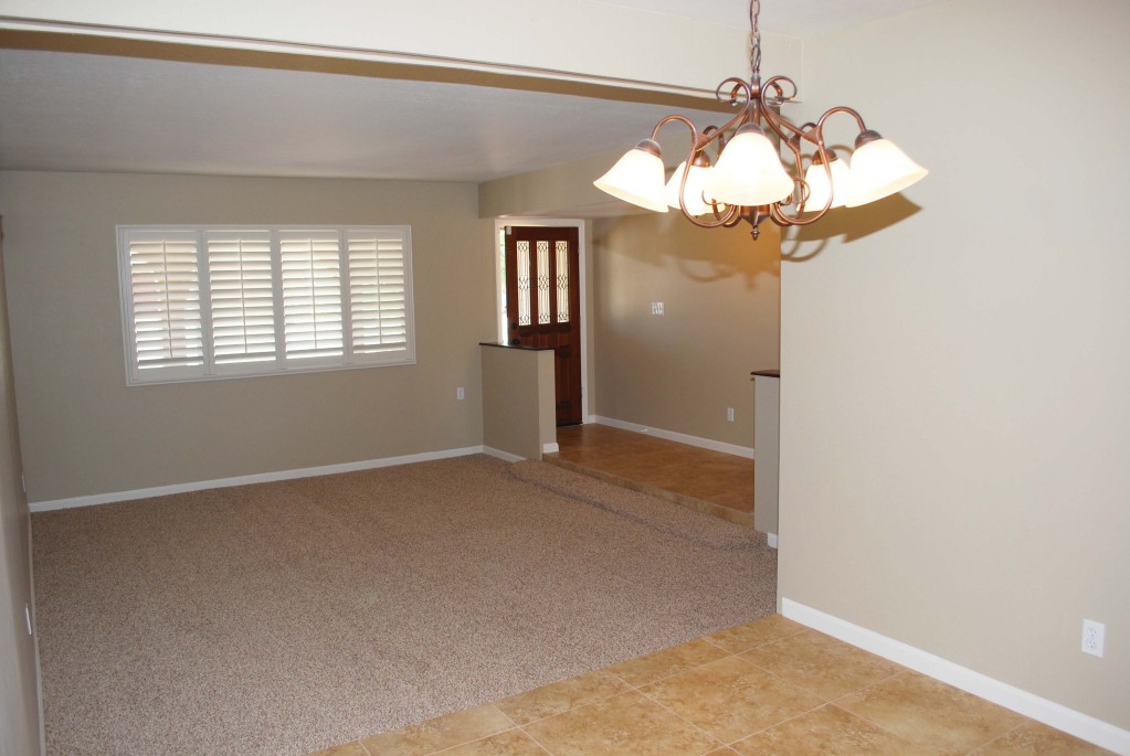 2926 East Cochise Road Phoenix, AZ 85028 - Photo 3 of 20 Living Room