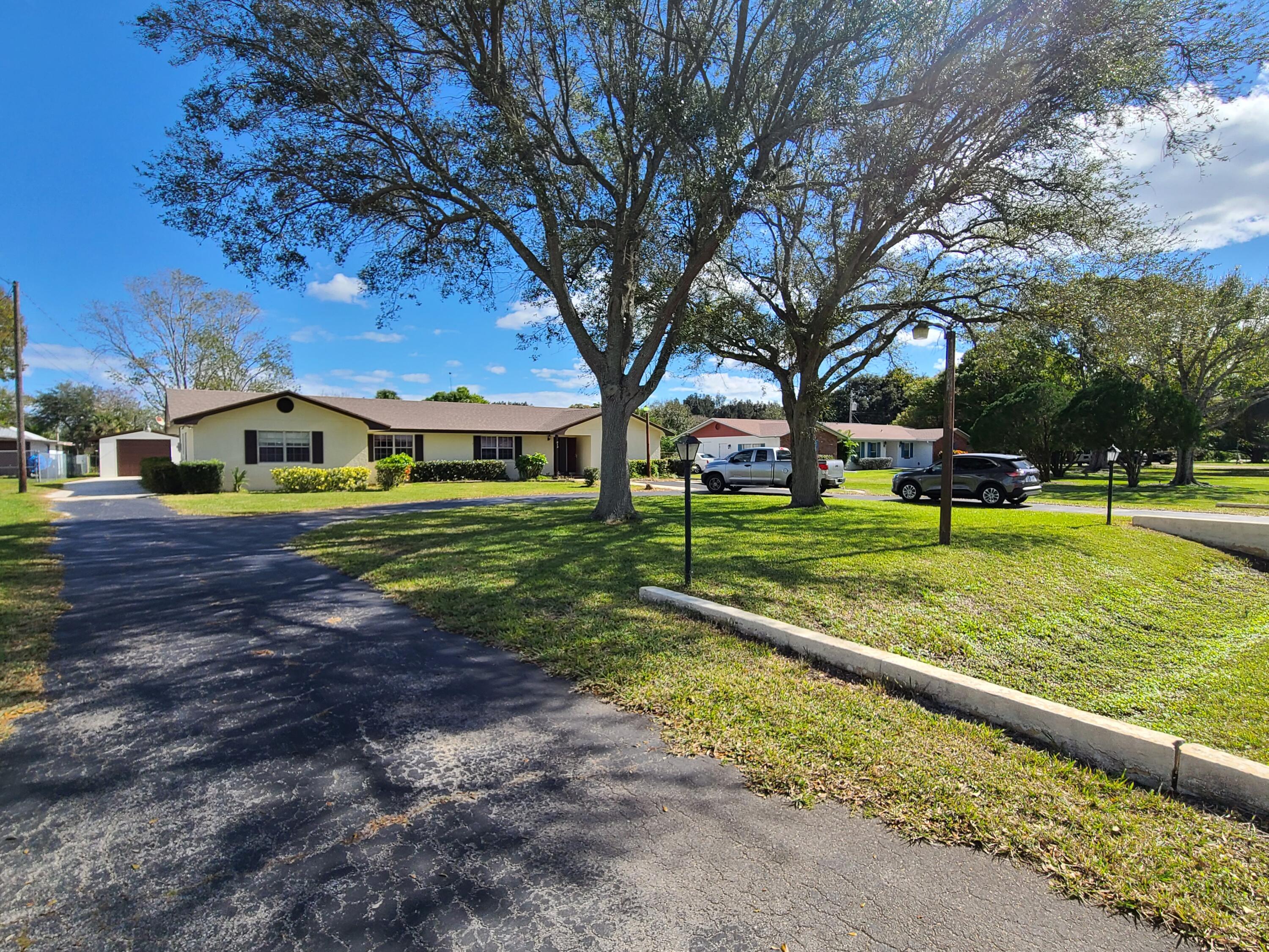 812 Hartman Road Fort Pierce, FL 34947 - Photo 3 of 15 20220119_125005