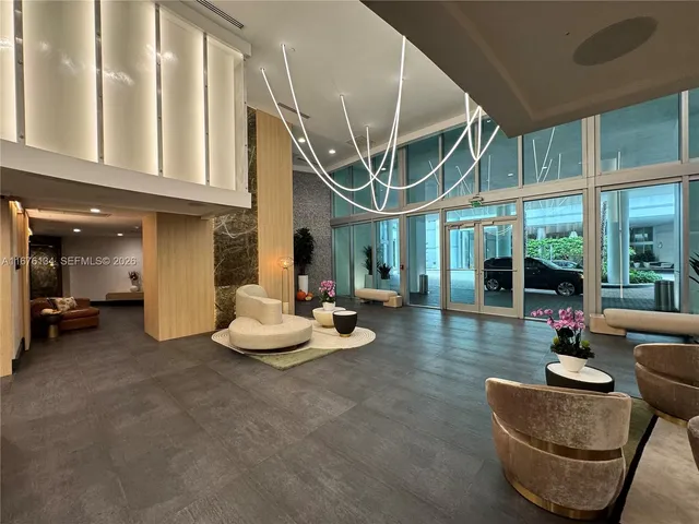 $565,000 | 90 Southwest 3rd Street, Unit 3210, Miami, FL 33130