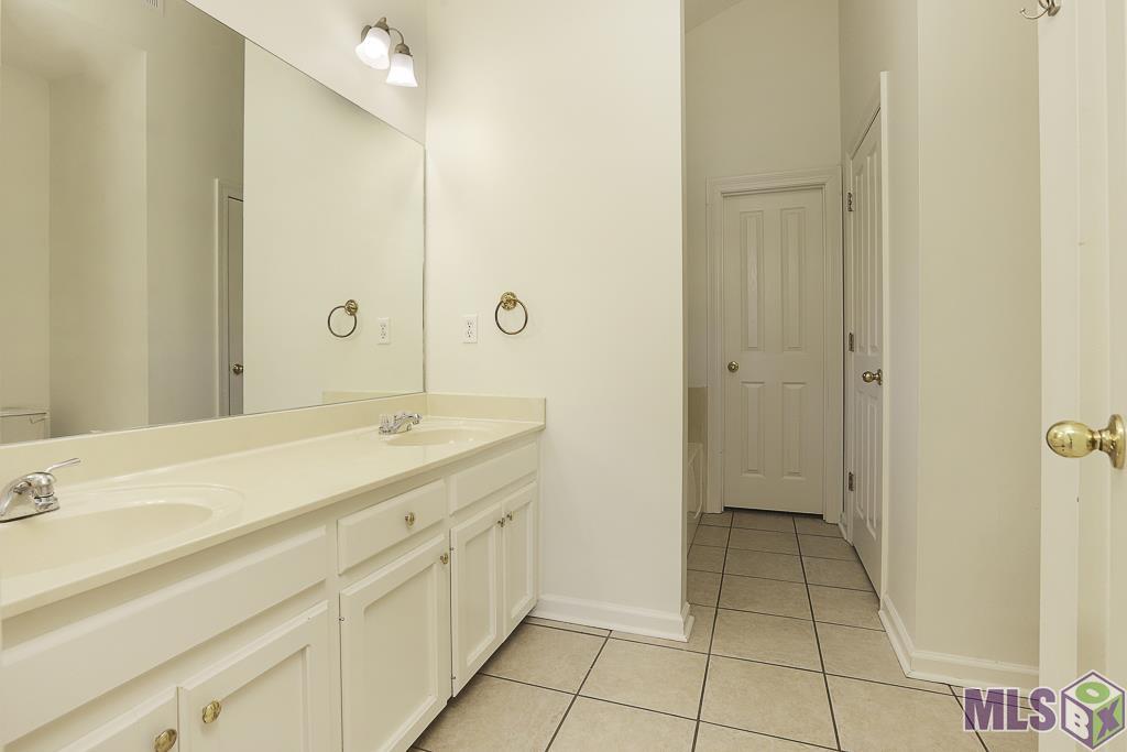 212 Springhaven Drive Baton Rouge, LA 70810 - Photo 13 of 18