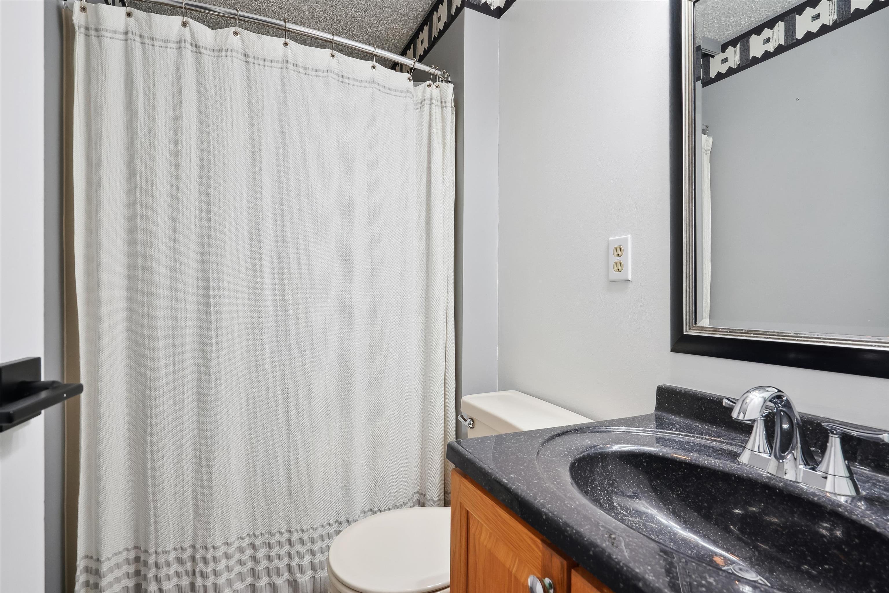 20 Stacey Circle Windham, NH 03087 - Photo 11 of 40