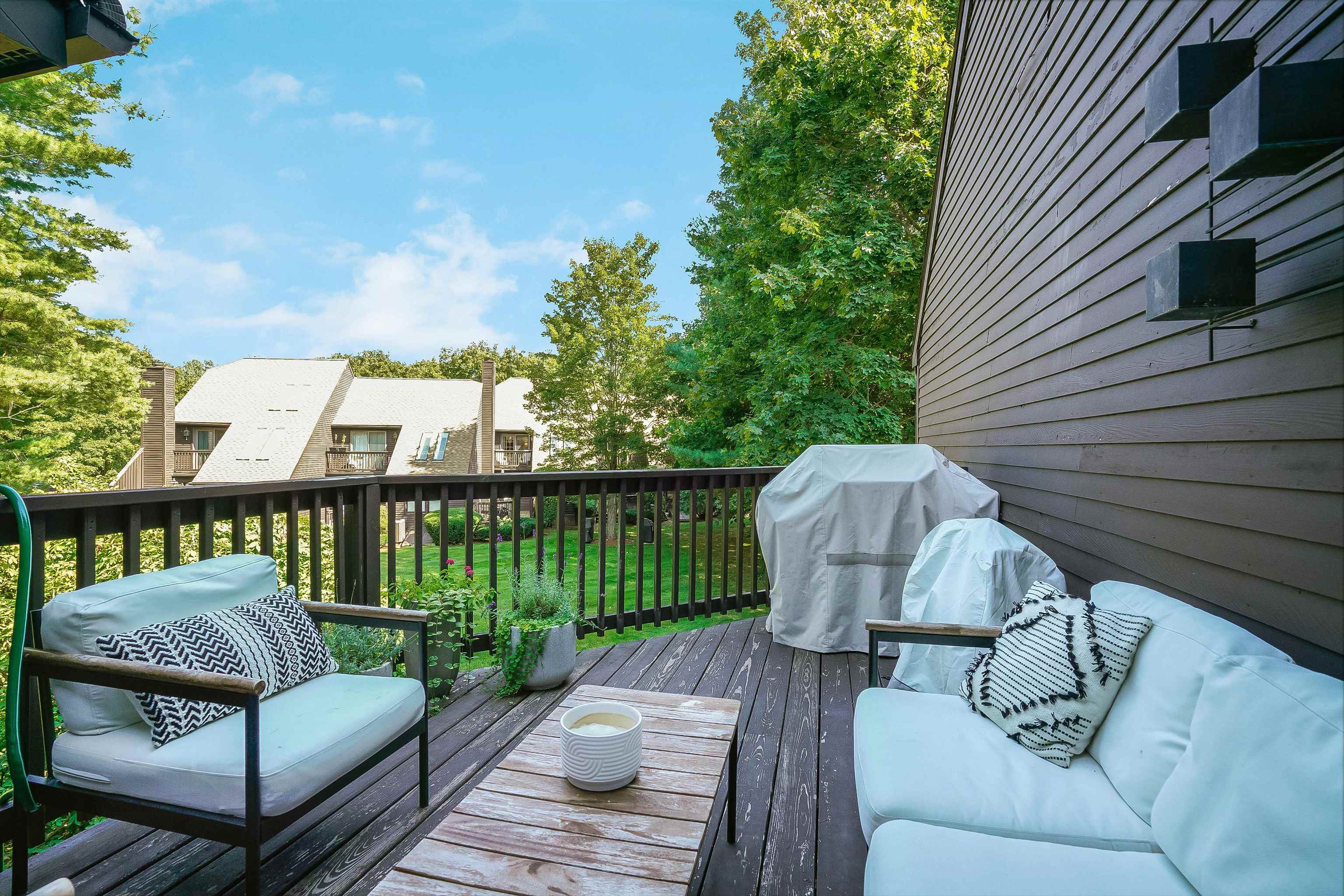 20 Stacey Circle Windham, NH 03087 - Photo 28 of 40