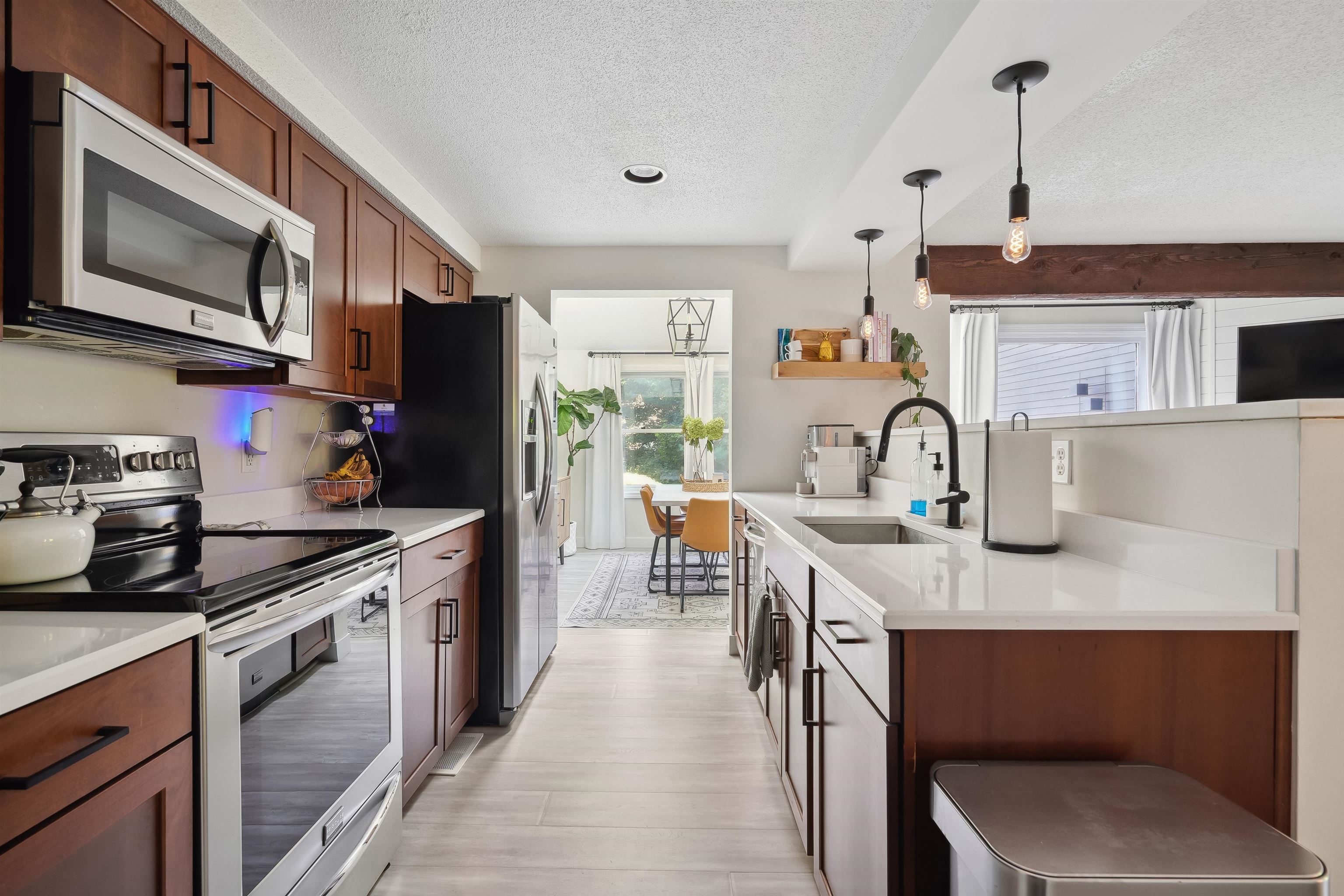 20 Stacey Circle Windham, NH 03087 - Photo 6 of 40