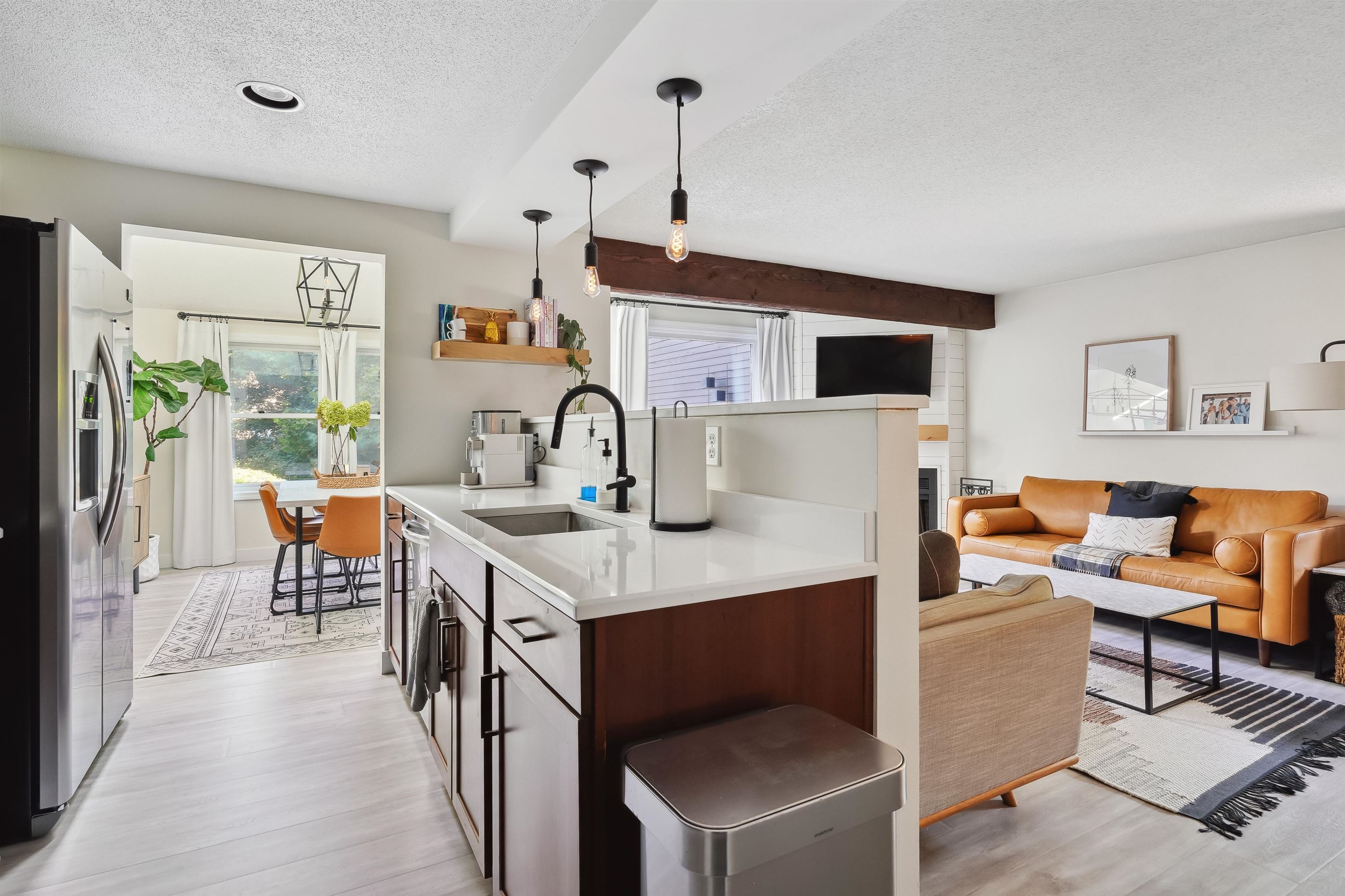 20 Stacey Circle Windham, NH 03087 - Photo 7 of 40