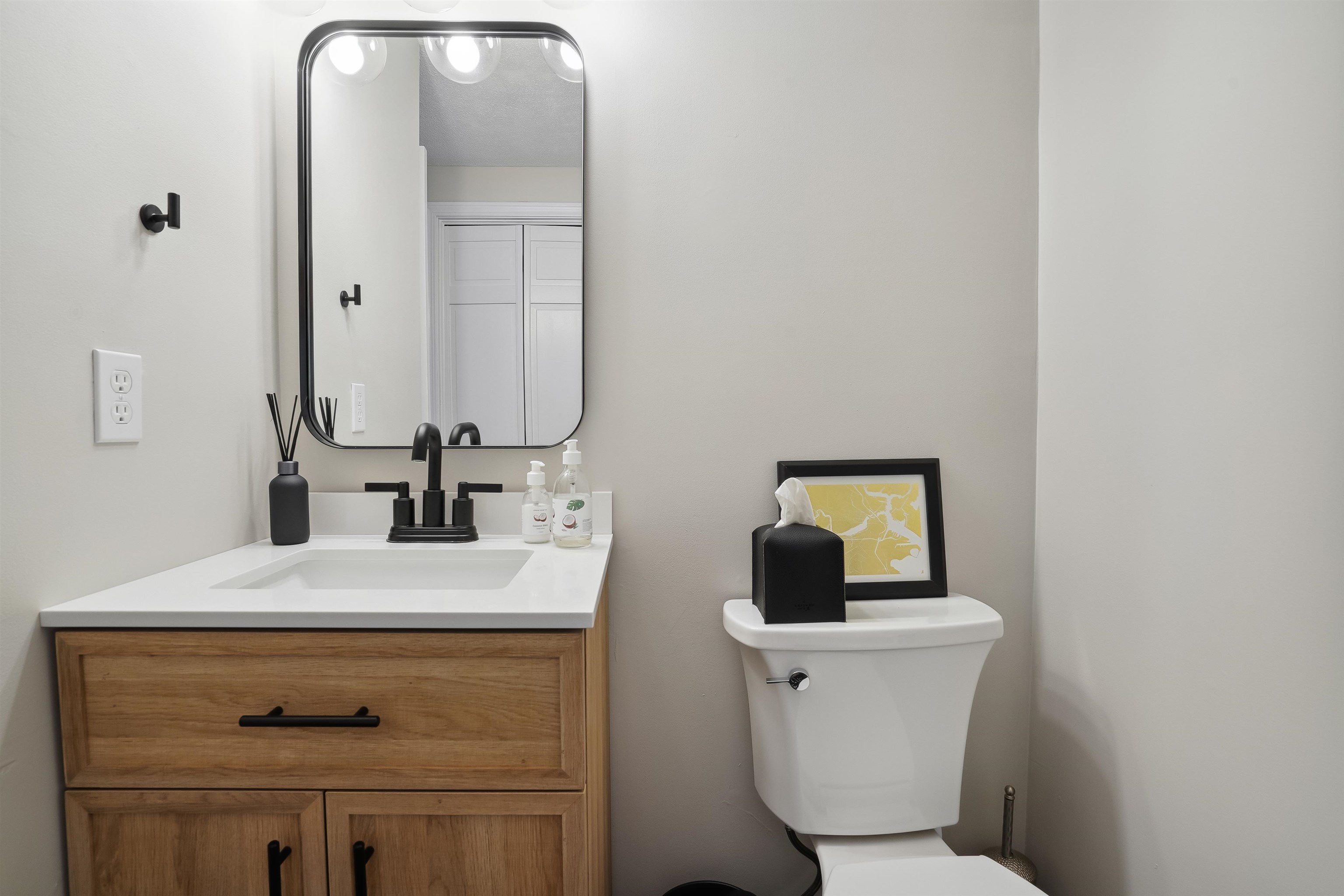 20 Stacey Circle Windham, NH 03087 - Photo 8 of 40